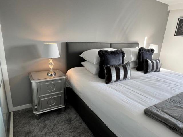 Modern & Spacious 2 Bed Merchant City Apart-High St Glasgow Exterior photo